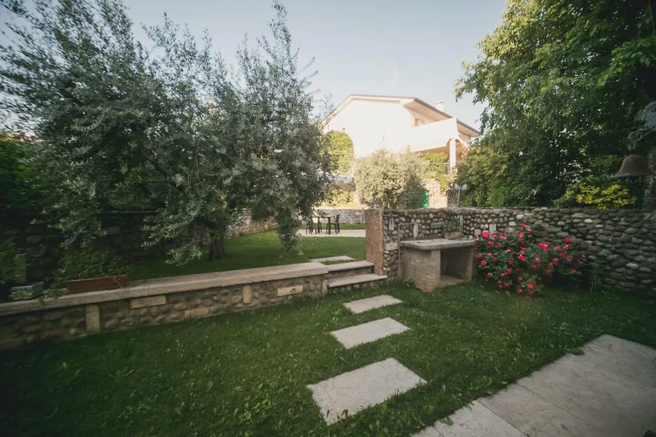 Bed and Breakfast A Casa Di Tom à SantʼAmbrogio di Valpolicella Couette-café