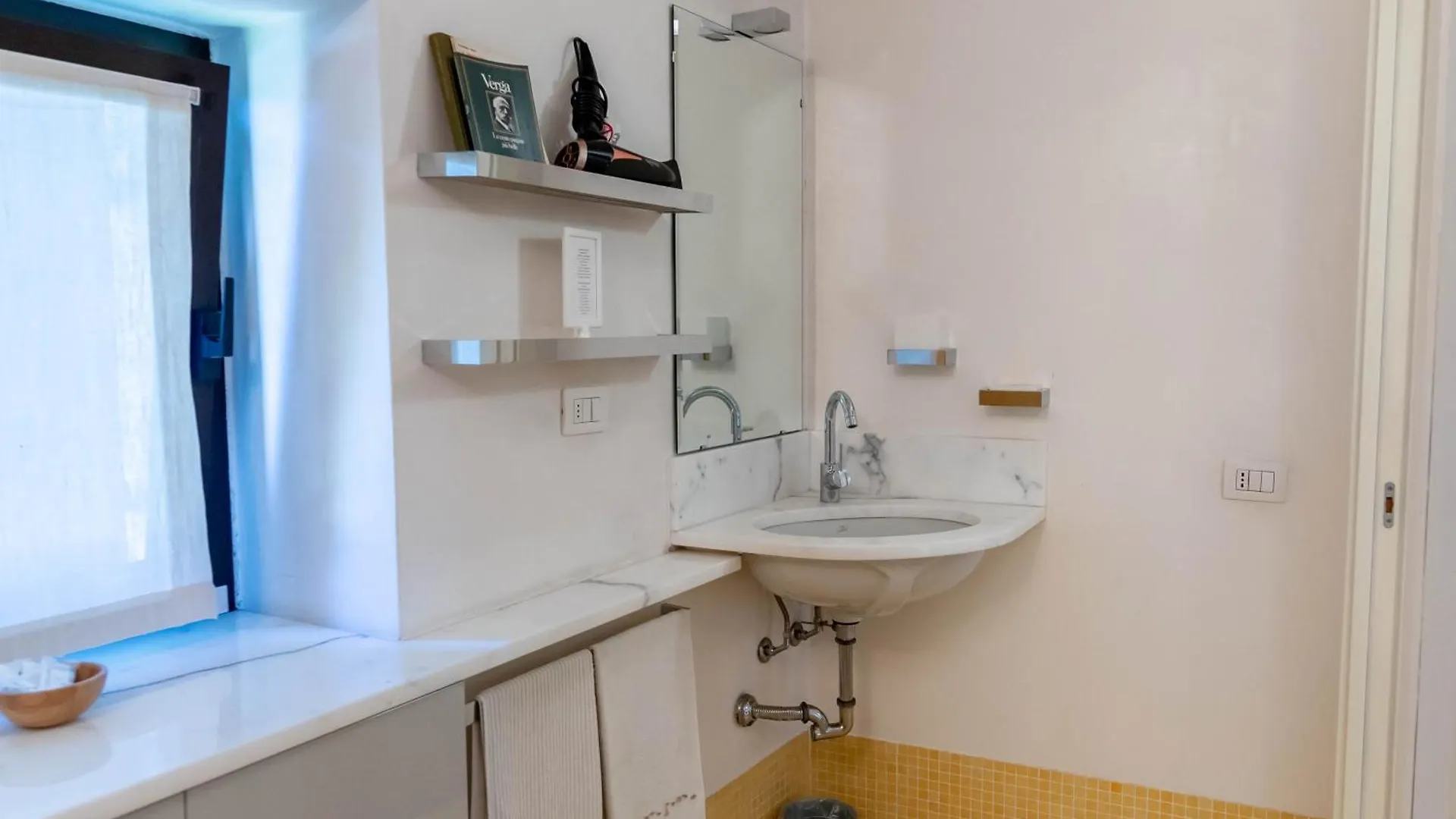 산탐브로지오 디 발폴리첼라 A Casa Di Tom B&B